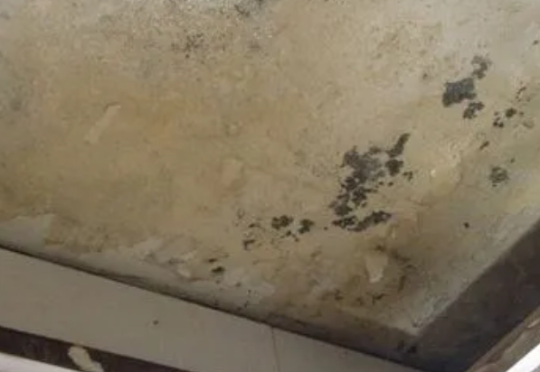 宝兴阳台漏水维修公司分享下宝兴卫生间渗水维修需要注意哪些问题。